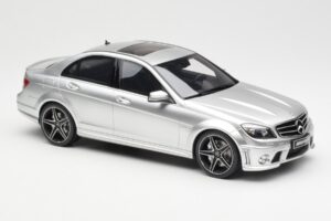 Mercedes C63 AMG W204 Silber GT Spirit 1:18 GT462 Resin – Bild 4 von 6