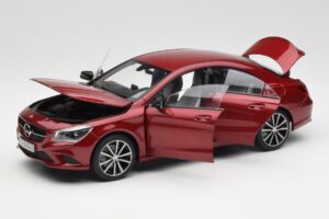 Mercedes CLA C117 Designo Patagonia Rot Metallic Norev 1:18 B66960131 Metall – Bild 2 von 8