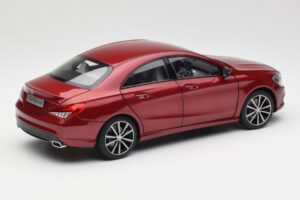 Mercedes CLA C117 Designo Patagonia Rot Metallic Norev 1:18 B66960131 Metall – Bild 3 von 8