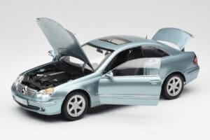 Mercedes CLK 500 W209 Hellblau Metallic Kyosho 1:18 B66962192 Metall – Bild 2 von 8