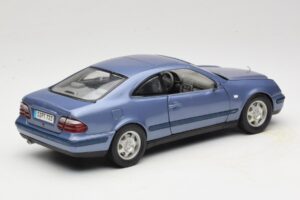 Mercedes CLK C208 Lila Anson 1:18 30330 Metall – Bild 3 von 8