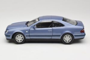 Mercedes CLK C208 Lila Anson 1:18 30330 Metall – Bild 4 von 8