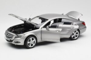 Mercedes CLS C218 Designo Alubeam Titanium Norev 1:18 B66961298 Metall – Bild 2 von 8