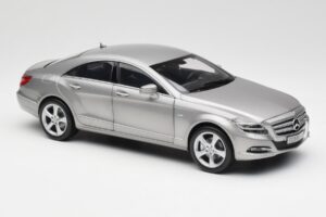 Mercedes CLS C218 Designo Alubeam Titanium Norev 1:18 B66961298 Metall – Bild 6 von 8