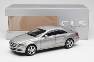 Mercedes CLS C218 Designo Alubeam Titanium Norev 1:18 B66961298 Metall – Bild 8 von 8