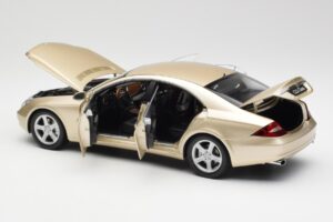 Mercedes CLS C219 Hell Beige Gold Kyosho 1:18 08401LBE Metall – Bild 5 von 8