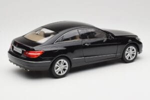 Mercedes E-Class Coupe C207 Obsidian Black Metallic Norev 1:18 B66962418 Metall – Bild 3 von 8