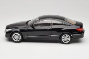 Mercedes E-Class Coupe C207 Obsidian Black Metallic Norev 1:18 B66962418 Metall – Bild 4 von 8