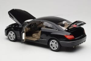 Mercedes E-Class Coupe C207 Obsidian Black Metallic Norev 1:18 B66962418 Metall – Bild 5 von 8