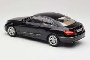 Mercedes E-Class Coupe C207 Obsidian Black Metallic Norev 1:18 B66962418 Metall – Bild 7 von 8