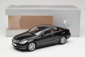 Mercedes E-Class Coupe C207 Obsidian Black Metallic Norev 1:18 B66962418 Metall – Bild 8 von 8