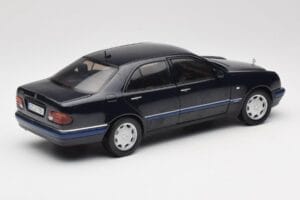 Mercedes E-Class W210 E320 Schwarz Sun Star 1:18 1151 Metall – Bild 3 von 8
