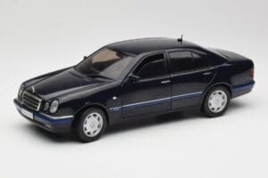 Mercedes E-Class W210 E320 Schwarz Sun Star 1:18 1151 Metall