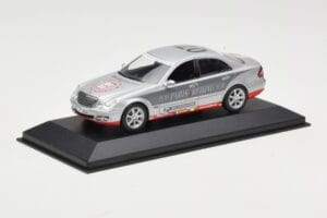 Mercedes E-Class W211 #7 Team AutoBild Paris-Beijing 2006 Replacement Box Minichamps 1:43 MB001 Metall – Bild 2 von 4