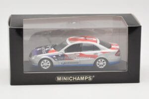 Mercedes E-Class W211 #11 Bluetec Paris-Beijing 2006 Minichamps 1:43 B66962267-R Metall – Bild 4 von 4