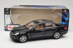 Mercedes E-Class W211 Schwarz Maisto 1:18 31172 Metall – Bild 8 von 8