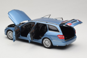 Mercedes E-Class W212 Estate Indigolith Metallic Blue Minichamps 1:18 B66962449 Metall – Bild 5 von 8