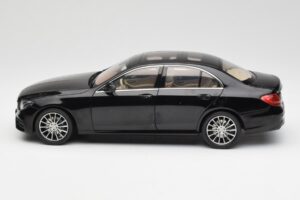 Mercedes E-Class W213 Obsidian Schwarz iScale 1:18 B66960380 Metall – Bild 4 von 8