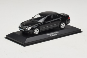 Mercedes E-Class W211 Schwarz Minichamps 1:43 B66961950 Metall – Bild 2 von 4