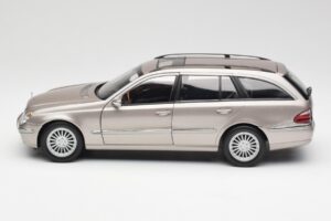 Mercedes E320 CDI W210 T-Modell Cubanite Silber Kyosho 1:18 B66962188 Metall – Bild 4 von 8