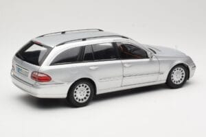 Mercedes E320 T-Modell S210 Elegance Silber Kyosho 1:18 B66962166 Metall – Bild 3 von 8