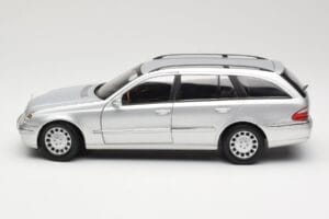 Mercedes E320 T-Modell S210 Elegance Silber Kyosho 1:18 B66962166 Metall – Bild 4 von 8