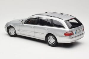 Mercedes E320 T-Modell S210 Elegance Silber Kyosho 1:18 B66962166 Metall – Bild 7 von 8