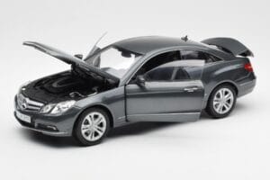 Mercedes E500 C207 Coupe Tenoric Grau Norev 1:18 183540 Metall – Bild 2 von 8