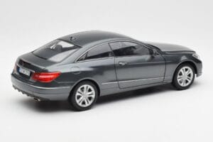 Mercedes E500 C207 Coupe Tenoric Grau Norev 1:18 183540 Metall – Bild 3 von 8