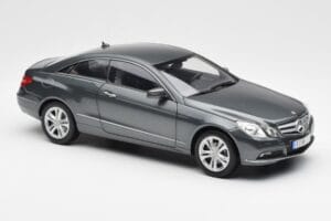 Mercedes E500 C207 Coupe Tenoric Grau Norev 1:18 183540 Metall – Bild 6 von 8