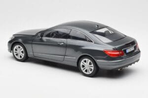 Mercedes E500 C207 Coupe Tenoric Grau Norev 1:18 183540 Metall – Bild 7 von 8
