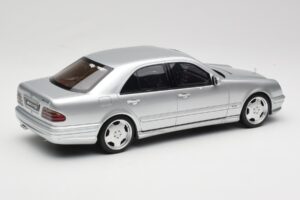 Mercedes E55 AMG W210 Brilliant Silver Otto 1:18 OT459 Resin – Bild 2 von 6