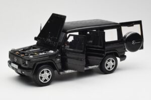 Mercedes G 500 W463 Schwarz Dealer Edition AUTOart 1:18 B66962143 Metall – Bild 2 von 8