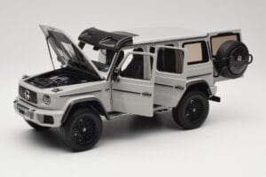 Mercedes G 63 AMG 4x4 Squared Arabian Grey Almost Real 1:18 820829 Metall – Bild 2 von 8
