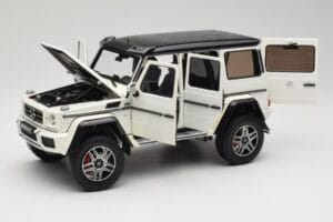 Mercedes G 63 AMG 4x4 Squared Polar White Almost Real 1:18 820203 Metall – Bild 2 von 8