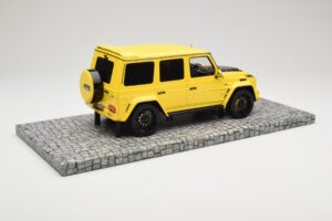 Mercedes Brabus 850 6.0 Widestar G63 W463 Electric Beam Yellow Minichamps 1:18 107032402 Metall – Bild 2 von 6