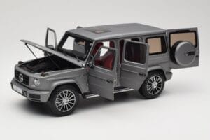 Mercedes G-Class G500 W463A Designo Platinum Magno Minichamps 1:18 B66960811 Metall – Bild 2 von 8