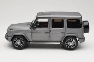 Mercedes G-Class G500 W463A Designo Platinum Magno Minichamps 1:18 B66960811 Metall – Bild 4 von 8