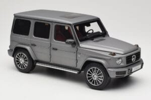 Mercedes G-Class G500 W463A Designo Platinum Magno Minichamps 1:18 B66960811 Metall – Bild 6 von 8