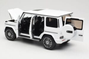 Mercedes G-Class G 500 W463A Diamond White Metallic Minichamps 1:18 113037111 Metall – Bild 5 von 8