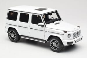 Mercedes G-Class G 500 W463A Diamond White Metallic Minichamps 1:18 113037111 Metall – Bild 6 von 8