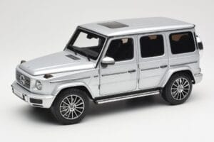 Mercedes G-Class G 500 W463A Iridium Silver Metallic Minichamps 1:18 113037112 Metall