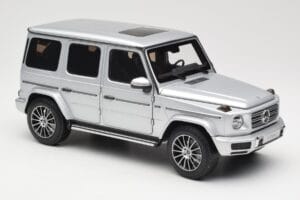 Mercedes G-Class G 500 W463A Iridium Silver Metallic Minichamps 1:18 113037112 Metall – Bild 6 von 8