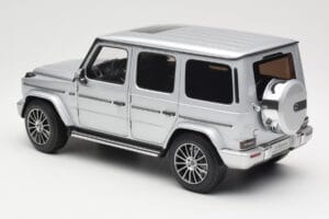 Mercedes G-Class G 500 W463A Iridium Silver Metallic Minichamps 1:18 113037112 Metall – Bild 7 von 8