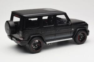Mercedes G-Class G63 AMG W463A Matt Black Minichamps 1:18 110037064 Metall – Bild 3 von 8