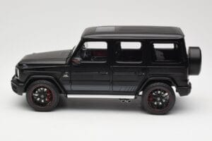 Mercedes G-Class G63 AMG W463A Matt Black Minichamps 1:18 110037064 Metall – Bild 4 von 8