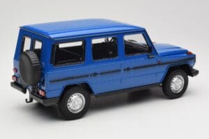 Mercedes G-Class W460 LWB Dunkelblau Minichamps 1:18 155038100 Metall – Bild 2 von 6