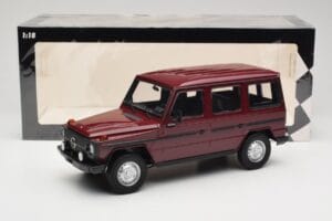Mercedes G-Class W460 LWB Dunkelrot Minichamps 1:18 155038102 Metall – Bild 6 von 6