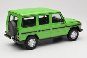 Mercedes G-Class W460 LWB Grün Minichamps 1:18 155038101 Metall – Bild 2 von 6