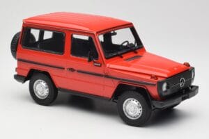Mercedes G-Class W460 SWB Rot Minichamps 1:18 155038002 Metall – Bild 4 von 6
